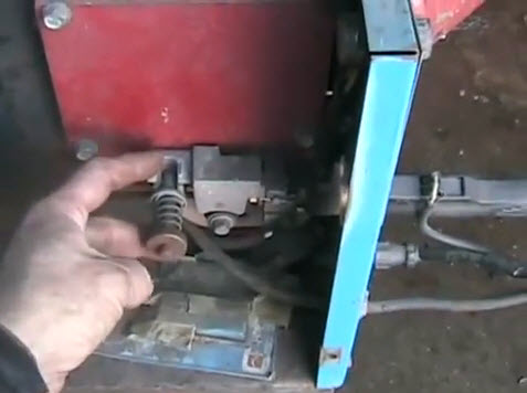 Mig wire tensioner